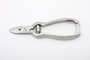 Pince à ongles incarnée à poignée Grove professionnelle en acier inoxydable avec ressort de roulement et serrure arrière échantillon gratuit - Product Image 3