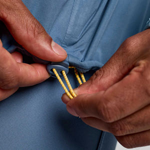 Veste coupe-vent imperméable pour homme avec logo personnalisé OEM, légère, respirante, 100% polyester, col montant, capuche, vestes d'hiver - Product Image 4