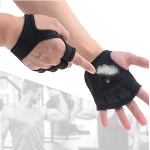 Guantes de Gimnasio Ligeros y Transpirables de Medio Dedo en Poliéster para Hombre, Diseño Personalizable para Levantamiento de Pesas y Ciclismo - Product Image 3