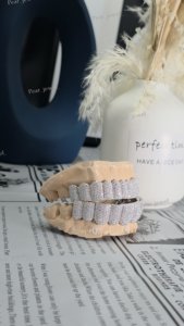 Juego de Grillz Personalizados de Moissanita VVS, Plata de Ley 925, Totalmente Cubiertos de Piedras, para Dientes Inferiores, Joyería Dental para Hombres - Product Image 6
