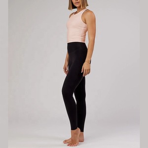 Débardeur féminin essentiel et tendance, design léger, parfait pour la garde-robe estivale et le style quotidien - Product Image 5