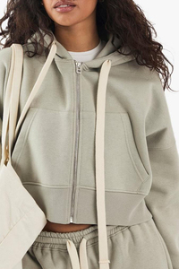 Ensemble sweat à capuche court 100 % coton pour femme, couleur unie, molletonné, avec fermeture éclair, décontracté, pour l'automne, vente en gros - Product Image 4