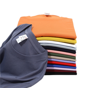 T-shirts décontractés pour hommes de haute qualité en gros, unis et vierges, avec impression en relief, étiquettes personnalisées et options en coton - Product Image 1