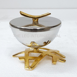 Ensemble de 3 bols décoratifs à texture martelée plaqués or avec poignée latérale, plateau en aluminium et bois - Product Image 4