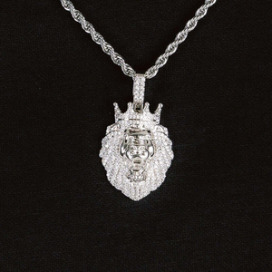 Pendentif Couronne de Lion en Moissanite Argentée, Collier Statement Hip Hop Tonalité Blanche, Bijou de Mode de Luxe, Charme Couronne de Lion - Product Image 4