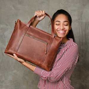 Sac fourre-tout décontracté en cuir véritable, grande capacité, fermeture à glissière, bandoulière, style minimaliste, unisexe, usage quotidien - Product Image 1