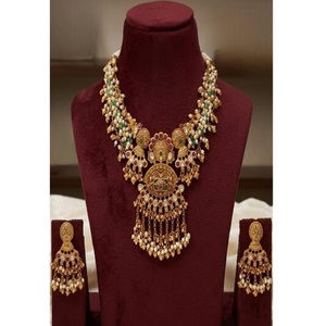 Ensemble collier et boucles d'oreilles en moissanite plaqué or de qualité supérieure Radiant Premium Heritage Rajwadhi pour collection de mariage - Product Image 1