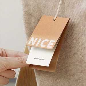 Étiquettes suspendues en papier personnalisées écologiques pour vêtements, sacs et chaussures, avec logo et cordon - Product Image 3