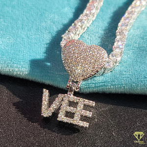 สร้อยคอจี้รูปหัวใจ "VEE" สุดหรู ประดับเพชรเต็มเส้น สร้อยเทนนิสแฟชั่น ของขวัญเครื่องประดับ - Product Image 1