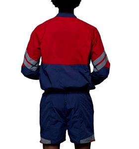 Conjunto de Pantalones Cortos y Chaqueta de Nailon de 2 Piezas Personalizado para Hombre, Traje Deportivo Cortavientos de Alta Calidad Sudadera con capucha y pantalones cortos estilo streetwear - Product Image 2