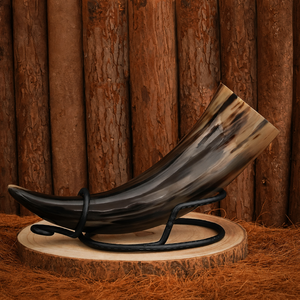Jarra de Cuerno con Soporte de Hierro, Hecha a Mano, Taza de Cuerno Natural para Beber, Jarra Medieval Vikinga para Cerveza y Vino, para Fiestas en Casa, Bar, Festivales - Product Image 1