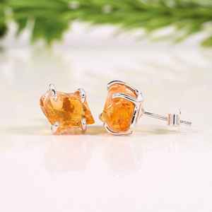 ต่างหูเงินแท้ประดับซิทริน ดีไซน์มินิมอล ต่างหูแบบติดหู สำหรับคนเกิดเดือนพฤศจิกายน - Product Image 6