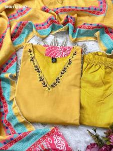 Fournisseur de l'ensemble Kurti-Pant & Dupatta en soie Morgan à imprimé numérique de qualité supérieure pour usage occasionnel, de Surat, vêtements ethniques. - Product Image 2