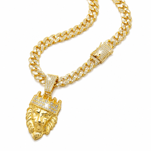 Pendentif tête de lion plaqué or jaune avec pierre moissanite couronnée, collier hip hop pour homme - Product Image 1