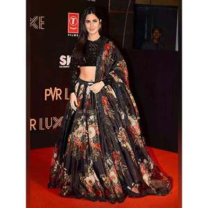 Lehenga choli ผ้าโปร่งพิมพ์ลายดอกไม้สีดำสวยงาม - Product Image 2