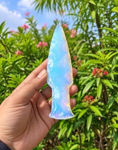 Pierre précieuse Opalite, lame fantaisie cannelée et écaillée, sculptée à la main, pour Wicca, élimination de la négativité, mascotte au toucher réel, 4-5 - Product Image 2
