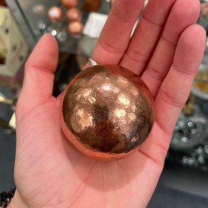 Sphère en cuivre pur, boule en cuivre décorative, boule en cuivre martelé, orb en cuivre, sphère en métal cuivre, boule décorative en cuivre - Product Image 6