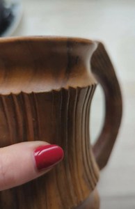 แก้วไม้กระถินเทศธรรมชาติแกะสลักด้วยมือ แก้วกาแฟนำกลับมาใช้ใหม่ได้ ภาชนะไม้ทำมือสำหรับใช้ในชีวิตประจำวัน ขายส่ง - Product Image 6