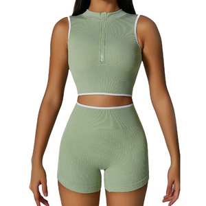 Ensemble de yoga pour femme avec gilet à col haut à fermeture éclair et short de levage de hanche à la taille pour la course à pied et le sport 2026 - Product Image 6