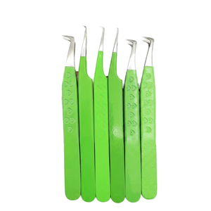 Pinzas para extensiones de pestañas Teejay Parot de color verde, personalizadas con etiqueta privada, con punta de volumen, duraderas y con punta de fibra de precisión. - Product Image 4