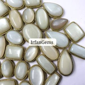 Colgante de Piedra Lunar 100% Natural con Ranura, Piedra Lunar de Alta Calidad con Ranura de Latón, Precio al por Mayor, Lote de Colgantes de Piedra Lunar para Macramé, Cristal - Product Image 4