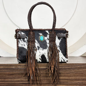 Bolso Tote de Cuero Vacuno Genuino Hecho a Mano de Primera Calidad con Flecos, Asas Trenzadas y Borlas para Mujer - Product Image 4