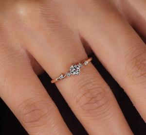 Elegante Anillo de Compromiso de Oro Puro de 14K con Diamante Redondo Cultivado en Laboratorio, Banda Ondulada Vintage, Anillo de Promesa Delicado para Mujer, Regalo Nupcial - Product Image 5