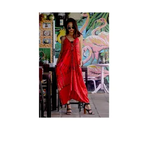 Robe longue en rayonne tie-dye rouge rubis pour femme, sans manches, coupe ample, col en V profond, robe longue pour les vacances - Product Image 5