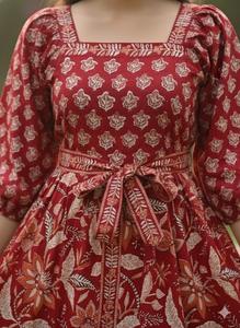 Vestido Maxi de Algodón con Estampado Étnico para Mujer, Cuello Cuadrado, Cintura con Lazo, Manga 3/4, Estilo Bohemio, Veraniego, Paisley, Hecho a Mano en India, Corte en A - Product Image 2