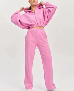 Survêtement de sport moderne pour femme, coupe courte, 100 % coton, pour l'entraînement, élégant et tendance - Product Image 2