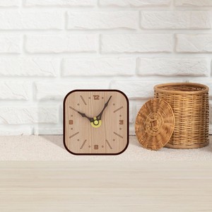 Horloge de bureau carrée en bois minimaliste, mouvement à quartz, affichage à aiguilles, silencieuse, sans tic-tac, fonction d'alarme, design moderne - Product Image 5