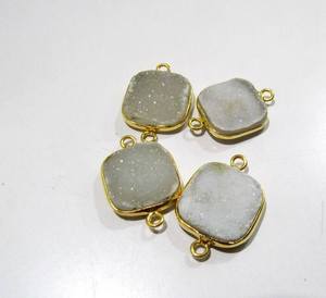 Connecteur en pierre gemme Druzy blanc naturel, forme coussin, serti, 17 mm, avec double boucle - Product Image 3
