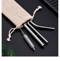 Utilisation quotidienne 4 pièces accessoires de verres réutilisables paille à boire en acier inoxydable avec brosse de nettoyage et pochette en coton coffret cadeau