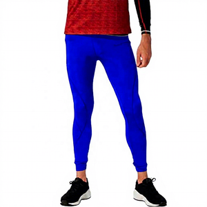 Leggings de Compresión Negros para Hombre, Cintura Elástica, Logotipo Termotransferible en la Pierna Derecha, Diseño Sólido, Spandex y Poliéster - Product Image 5