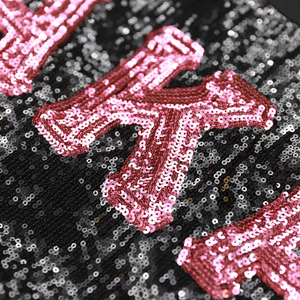 AKA เสื้อยืดปักเลื่อมสีดำ เสื้อเชิ้ตแฟชั่นพรีเมียมสำหรับผู้หญิง - Product Image 3