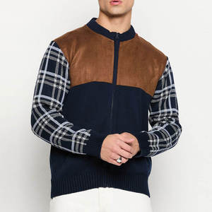 Pull en tricot pour homme avec manches à carreaux et empiècement en daim, fermeture 1/4 zip, vêtement d'automne - Product Image 2