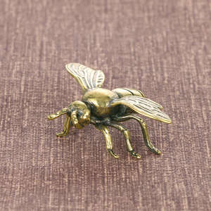 Figuras de Animales Artesanales de Latón y Cobre con Acabado en Bronce Antiguo y Color Plata Dorado, Diseño Creativo de Abeja y Flor Audaz, Venta al por Mayor en India - Product Image 4