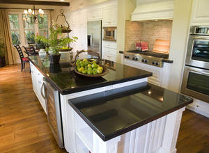 Comptoir de cuisine moderne en marbre noir absolu, poli, durable, sur mesure - Product Image 3