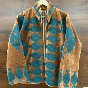 Veste en velours brodée à la main avec un motif floral, style décontracté, idéale pour les soirées ou un usage quotidien - Product Image 1