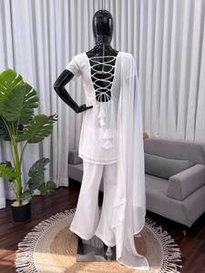 Ensemble ethnique blanc en faux georgette imprimé, comprenant un tunique, un pantalon coupe bootcut et un châle, idéal pour les mariages, les fêtes et le Diwali - Product Image 2