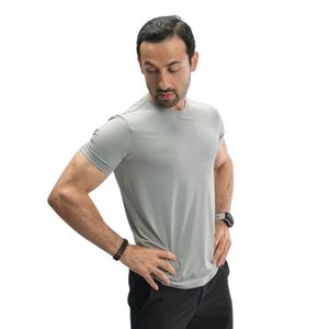 Camiseta de Algodón Gris para Hombre, Manga Corta, Corte Ajustado, Cuello Redondo, Informal, con Logotipo Personalizado, Fabricante OEM, Ropa Deportiva - Product Image 3