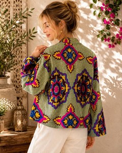 Chaqueta Vibrante de Mujer con Bordado Floral de Inspiración Tradicional Uzbeka, Chaqueta Boho de Algodón con Diseño Floral Uzbeko para Festivales - Product Image 2