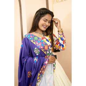 Lehenga Choli de Diseño para Fiestas con Dupatta, Ropa Tradicional Regional - Product Image 4