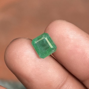 Esmeralda Zambiana Natural de 3 Quilates, Corte Escalonado, Verde Intenso, Gema Suelta para Joyería Fina de Primera Calidad - Product Image 1