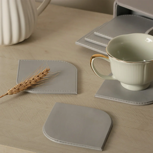 Posavasos de Cuero Clásico, Tapete de Mesa Gris, Posavasos de Cuero Cosido Irregular, Moderno, Resistente al Calor, para Comedor - Product Image 1