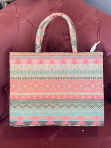 Bolso tote acolchado de algodón hecho a mano con estampado de tigre, rosa y morado a rayas, bolso de compras textil grande para mujer, bolso de hombro. - Product Image 3