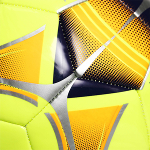Ballon de football léger, durable et écologique à prix avantageux pour l'entraînement sportif professionnel des jeunes, avec design personnalisé - Product Image 5