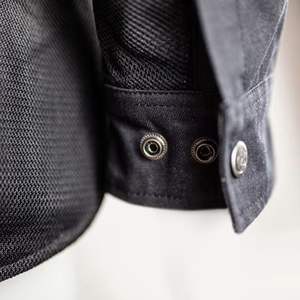 เสื้อแจ็คเก็ตนักขี่มอเตอร์ไซค์หนังบุขนแกะปักลายถักสำหรับผู้ชาย เสื้อผ้าฤดูหนาวระบายอากาศได้ดี บริการ OEM สั่งทำจำนวนมาก ราคาถูก - Product Image 3