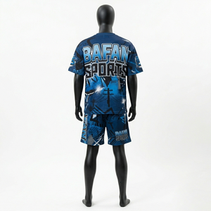 Ensemble t-shirt et short pour homme en jersey de coton lourd 220 GSM, construction en panneaux avec logo personnalisé, 2 pièces - Product Image 2