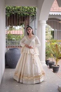 Salwar Kameez Tradicional de Algodón Crema para Mujer con Bordado Dorado, Corte Holgado y Largo hasta el Suelo, Ideal para Bodas y Diwali - Product Image 3